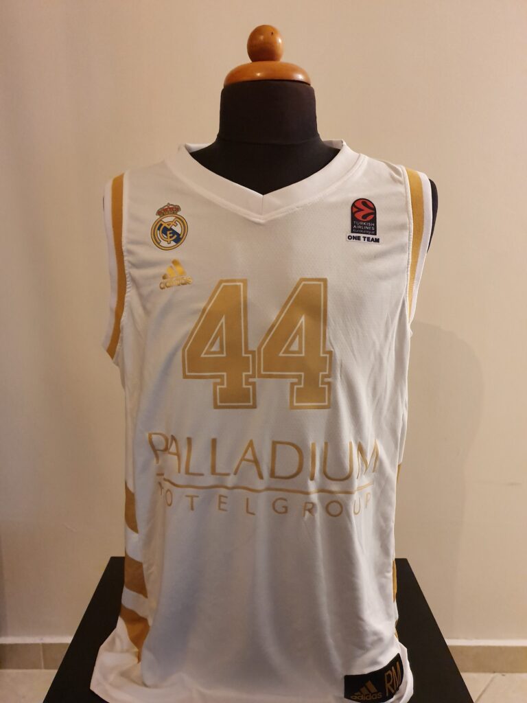 RealMadridB_1920Home_1