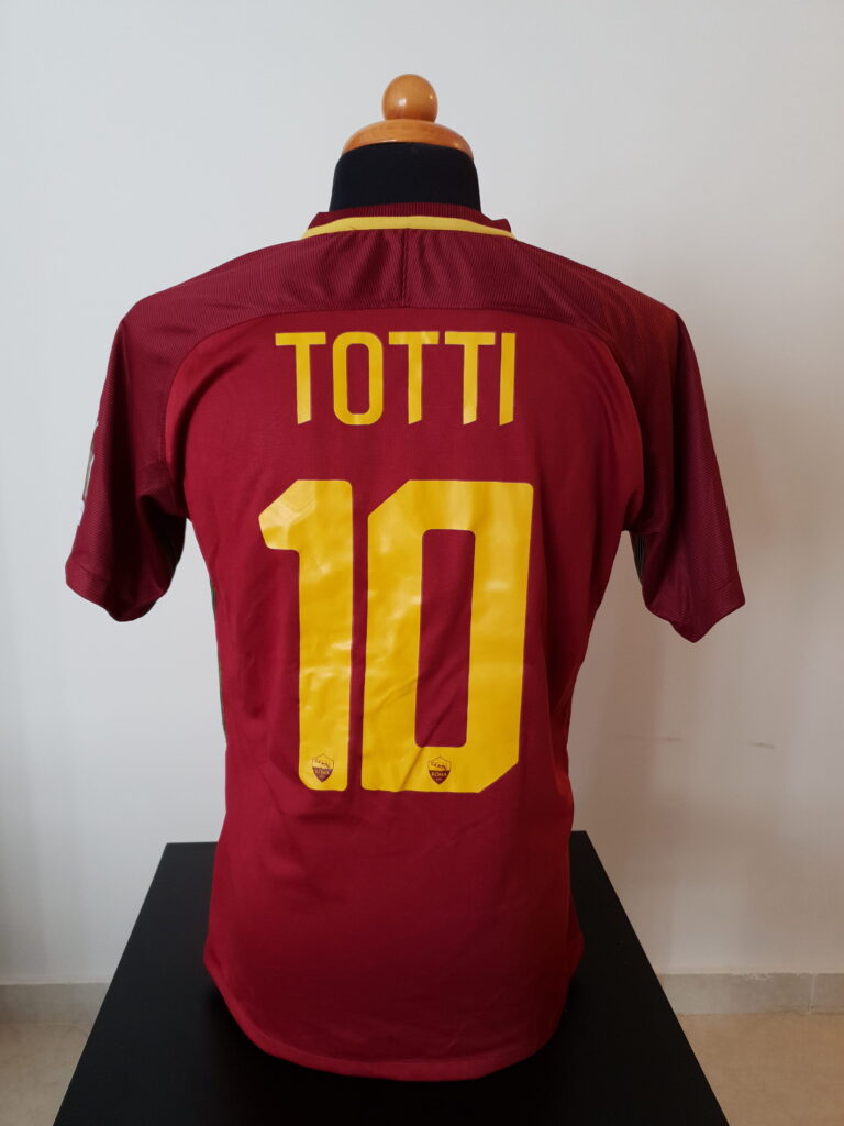 Roma1718HTotti_3