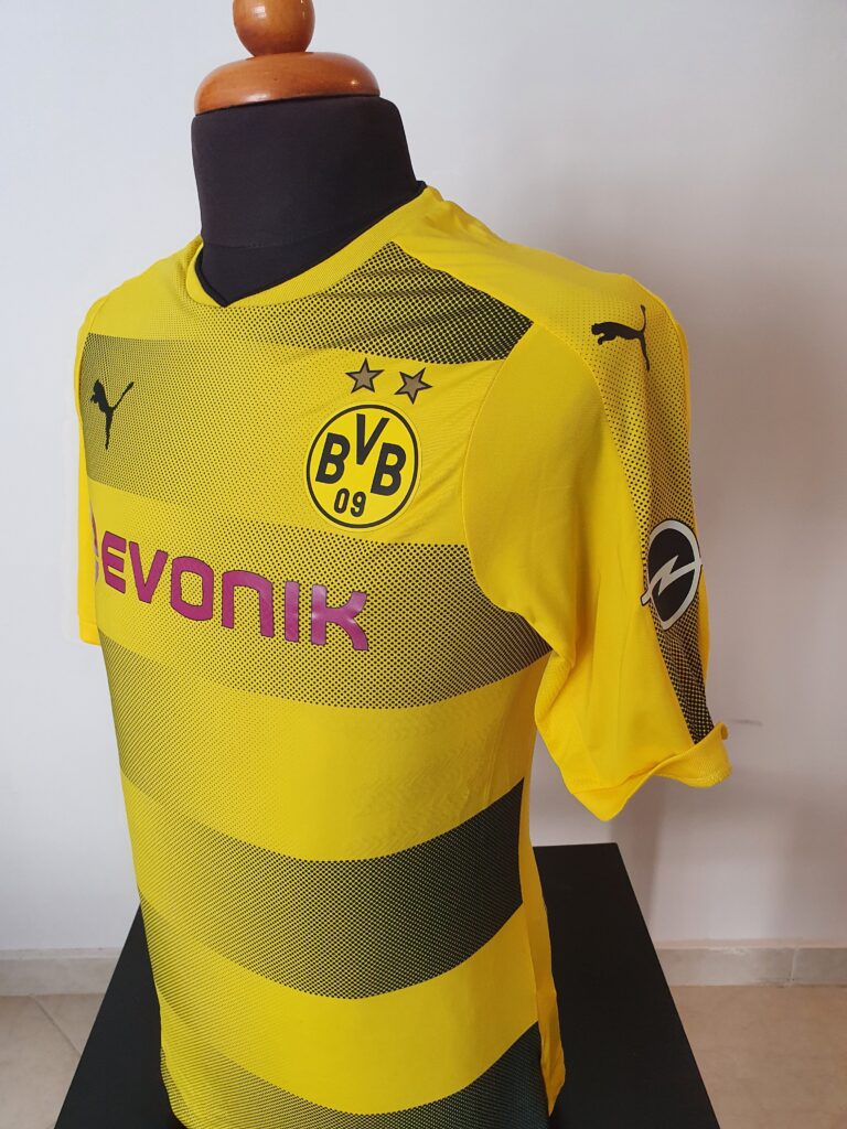 Borussia Dortmund1718H_BL_3