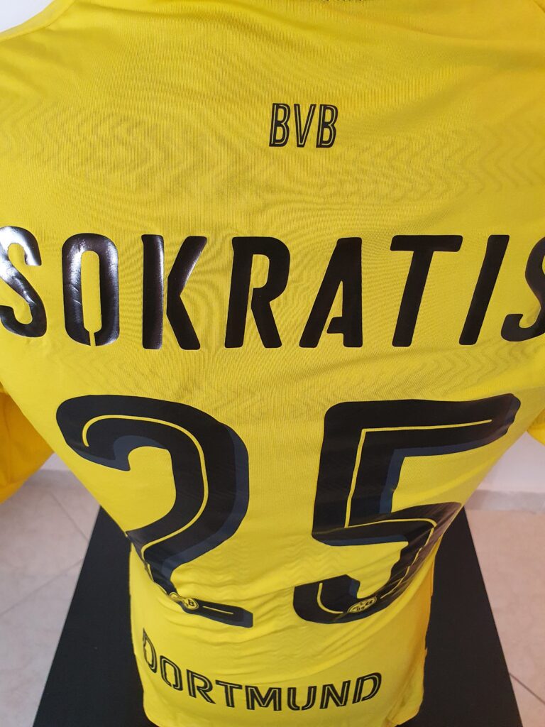 Borussia Dortmund1718H_BL_7